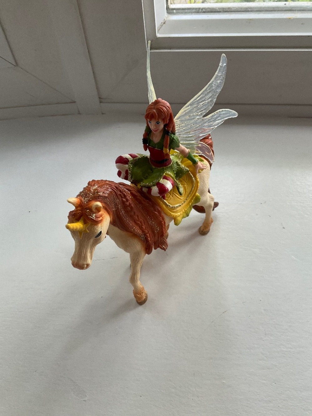 EUC Schleich Bayala Fairy Marween w/Glitter Unicorn